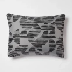 5pc King Geo Reversible Decorative Comforter Set With Throw Black/Gray - Room Essentials™ -Target Furni Sales GUEST 12ae2f60 843c 4f9c af39 d4a54c795ed2