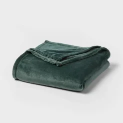 Recycled Polyester Throw Blanket - Room Essentials™ -Target Furni Sales GUEST 9805cec7 0d8c 4e99 b0b4 d5ccb4b0e1de