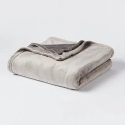 5pc King Geo Reversible Decorative Comforter Set With Throw Black/Gray - Room Essentials™ -Target Furni Sales GUEST ee057046 560e 4892 a5ca 2ebedd27f5e5